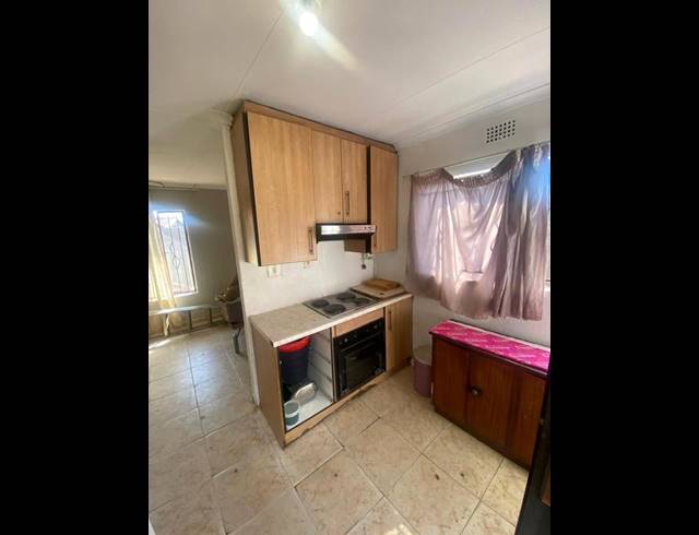 2 BEDROOM PROPERTY TO RENT IN PROTEA NORTH